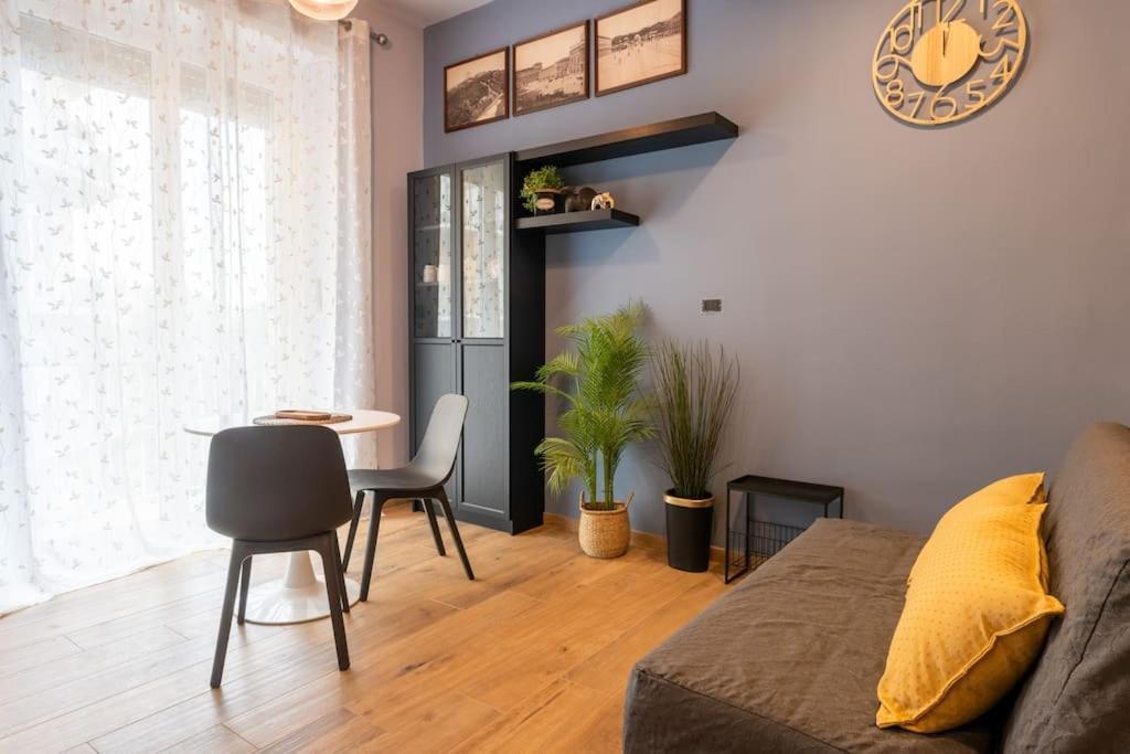 Metro Bengasi - Canelli Appartement